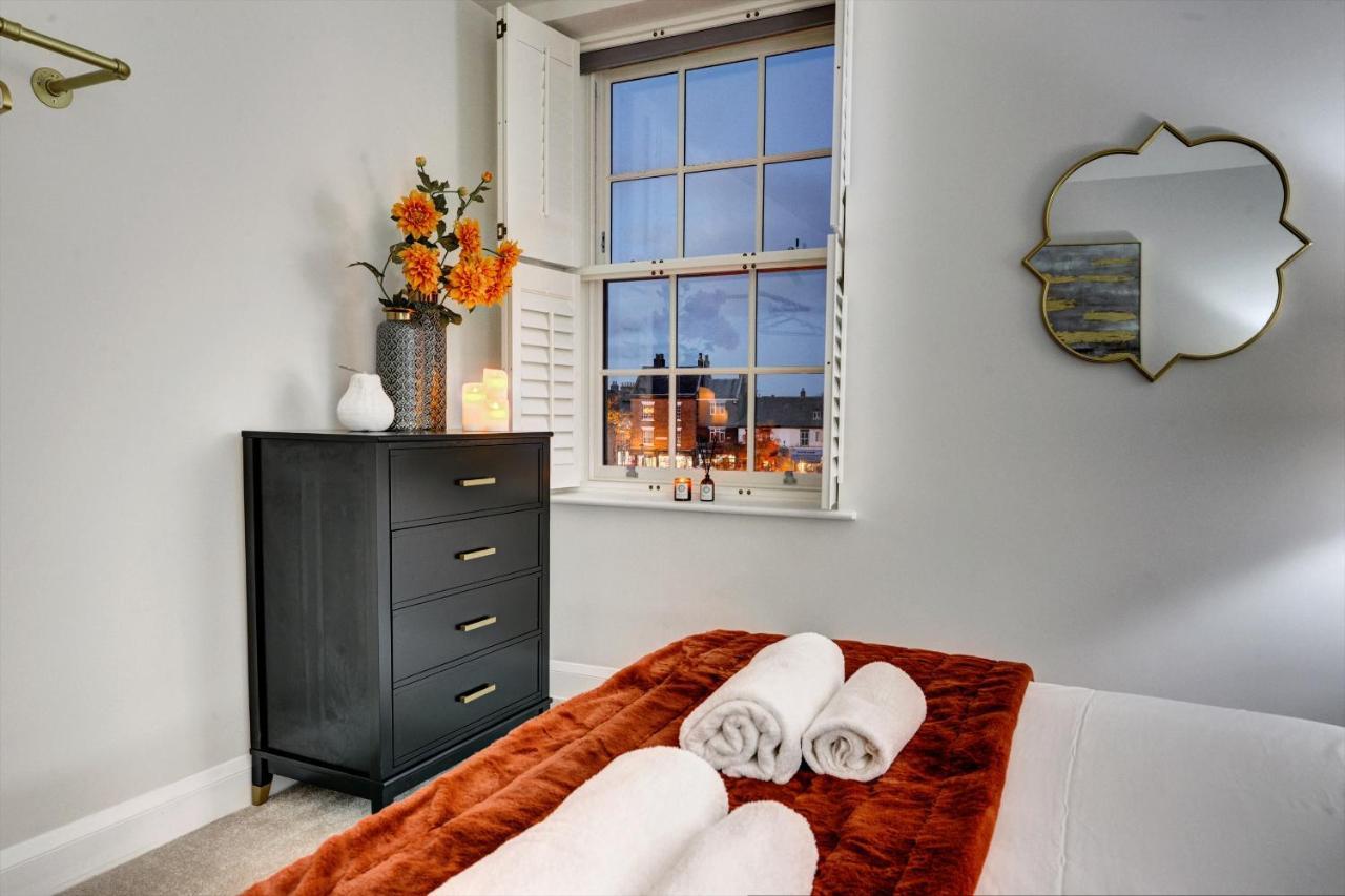 The Penthouse - Allocated Parking With City Views Ripon Exterior photo